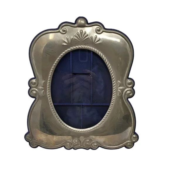 Vtg Ornate Silver-Plated Picture Frames Blue Velvet Easel Back‎ Oval 5x7 Set